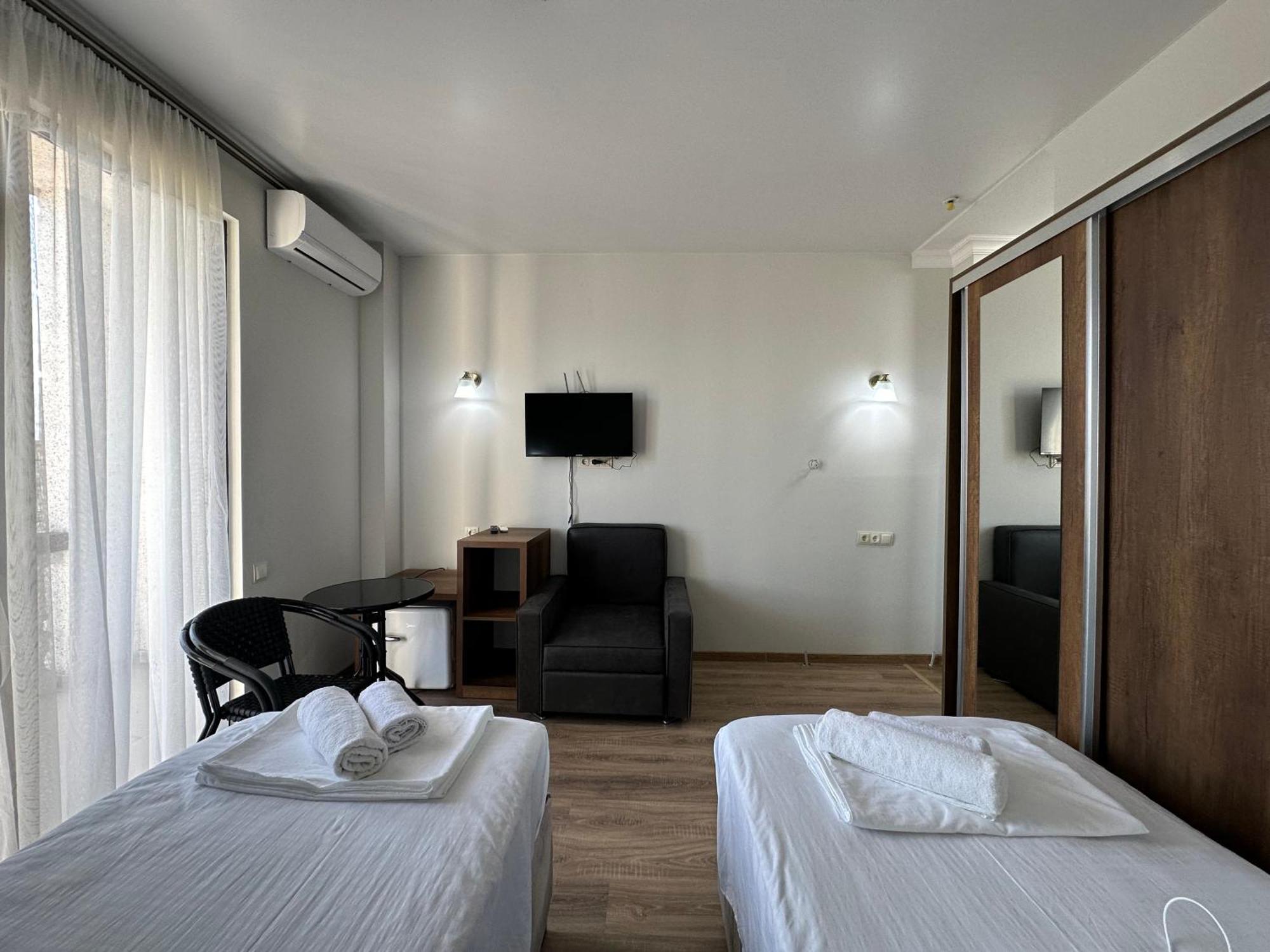 Majestic Hotel Кобулети Екстериор снимка